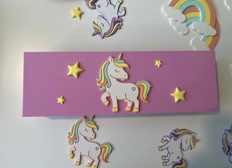 kredkiwzorjednorozecpastel.jpeg