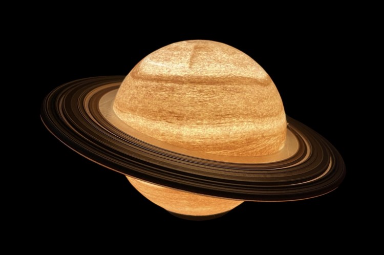 saturn_swieci_czarny.jpg